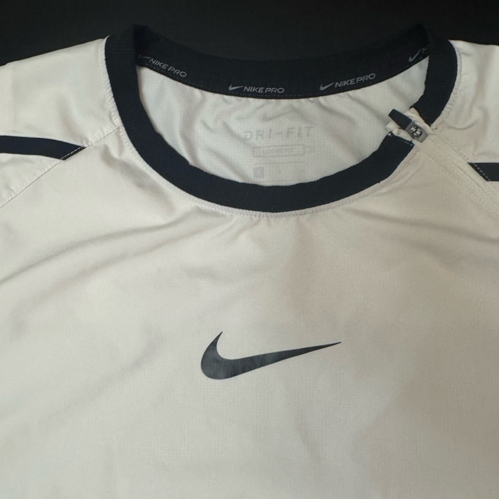 Nike Pro Men’s Cream and Black Pullover Large - Picture 3 of 9